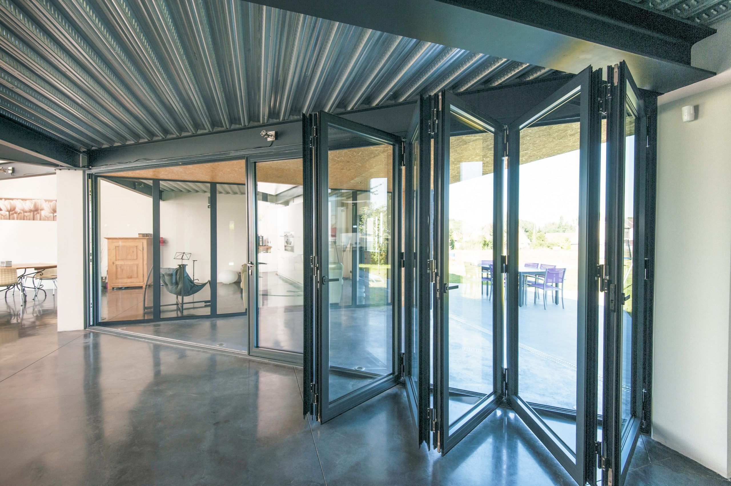 Reynaers CF68 bifolding doors in a contemporary house